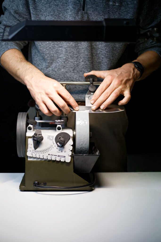 Aiguisage à la meule à eau